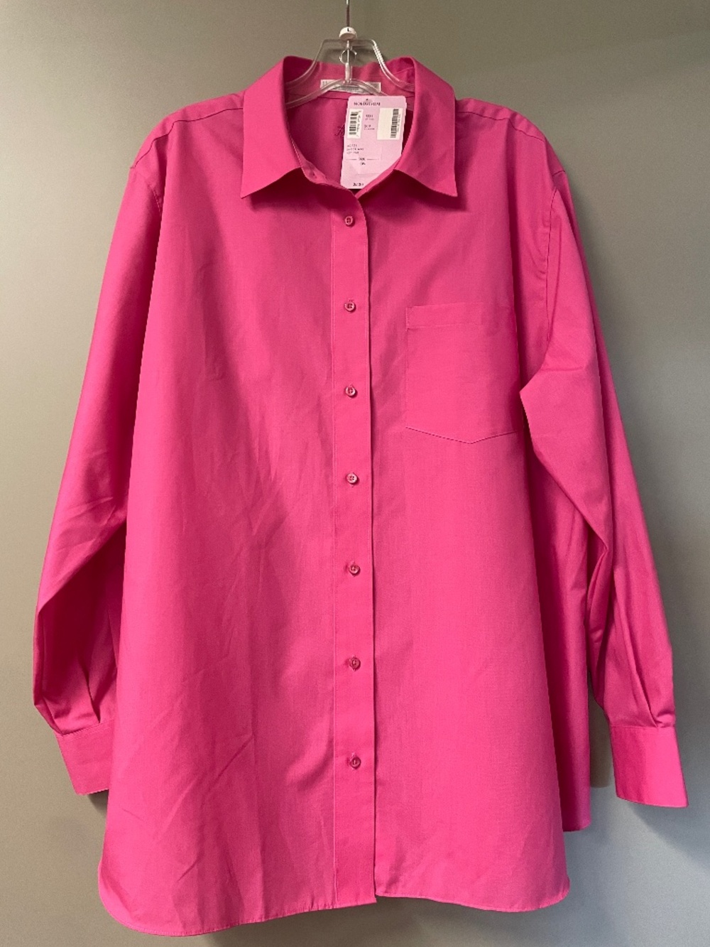 Women Plus size button down shirt. Nordstrom. Cotton/Poly. Hot Pink.